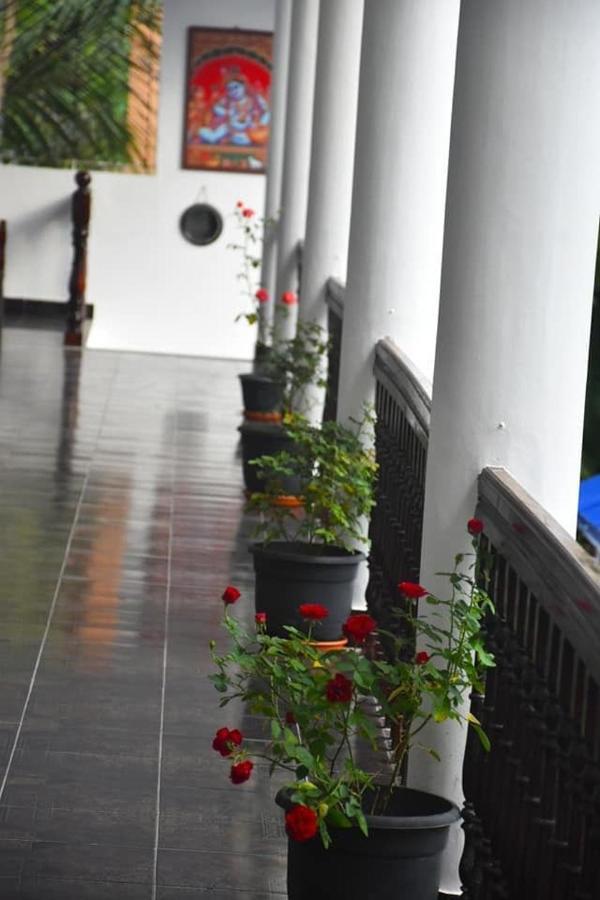 Sky Palace Beach Hotel Thiruvananthapuram Extérieur photo